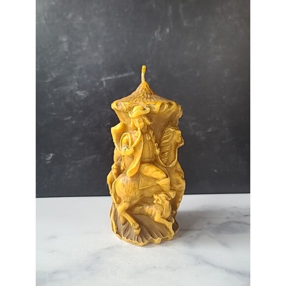 Vintage Hand Carved Hunting Themed 3-D Candle - Picture 1 of 10